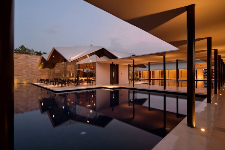 Blending Traditional Elements with Modern Architecture | Dasavatara Hotel