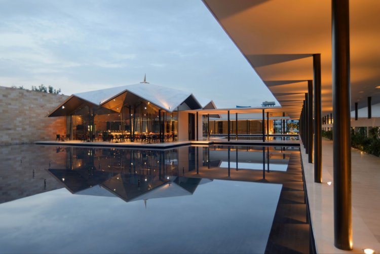 Blending Traditional Elements with Modern Architecture | Dasavatara Hotel
