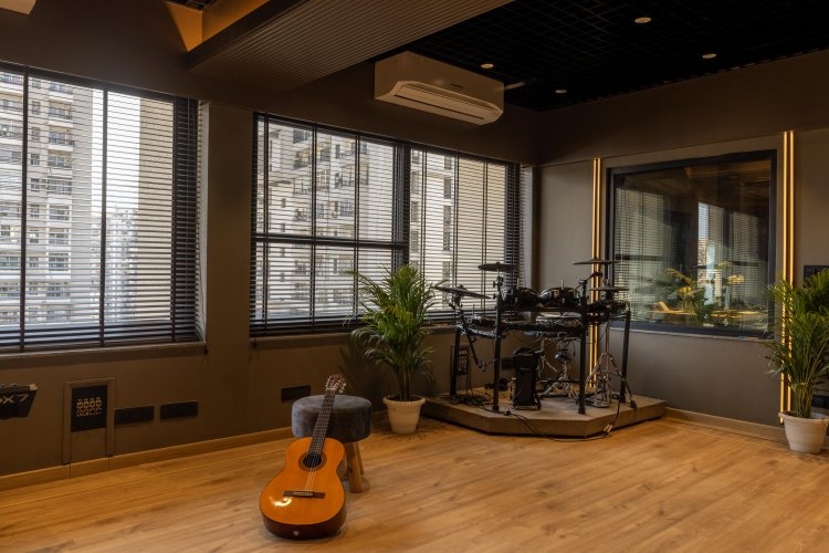 Crafting Twinstrings' Studio - A Fusion of Acoustics and Aesthetics