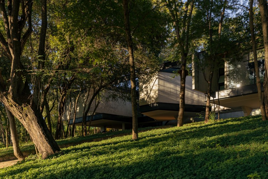 Adentro House by TETRO Architecture