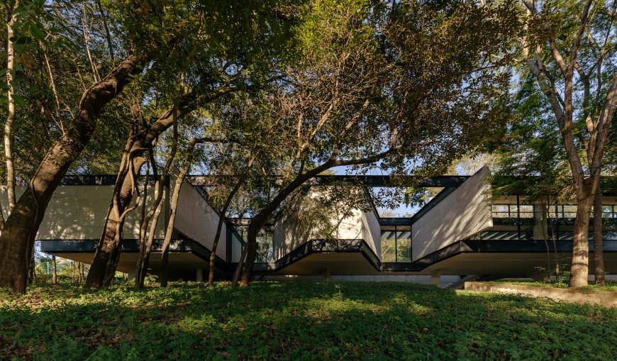 Adentro House by TETRO Architecture