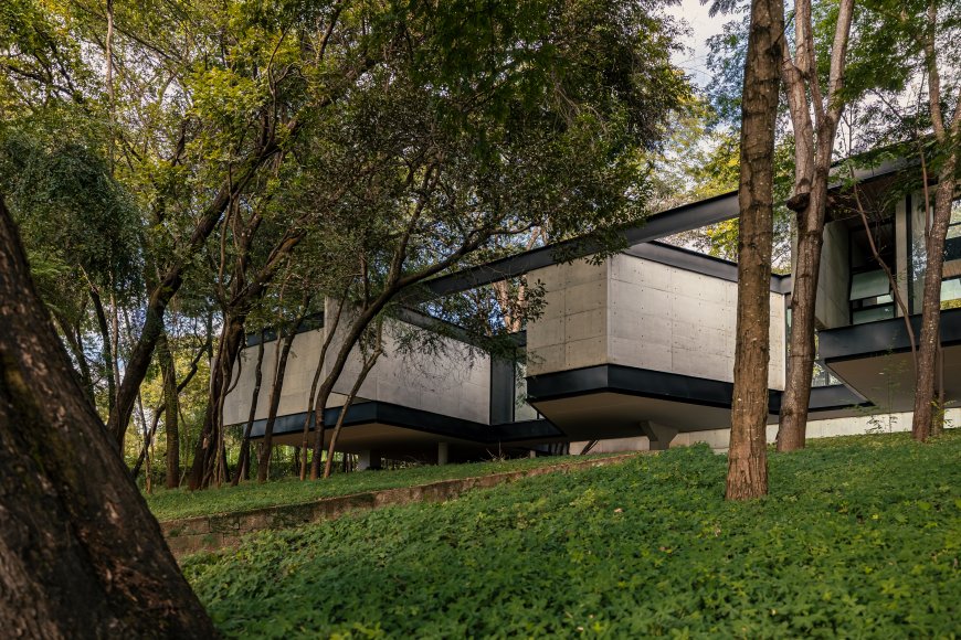 Adentro House by TETRO Architecture