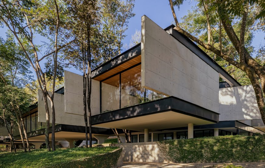 Adentro House by TETRO Architecture