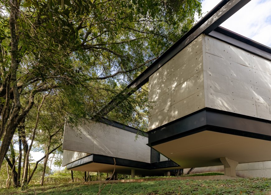 Adentro House by TETRO Architecture