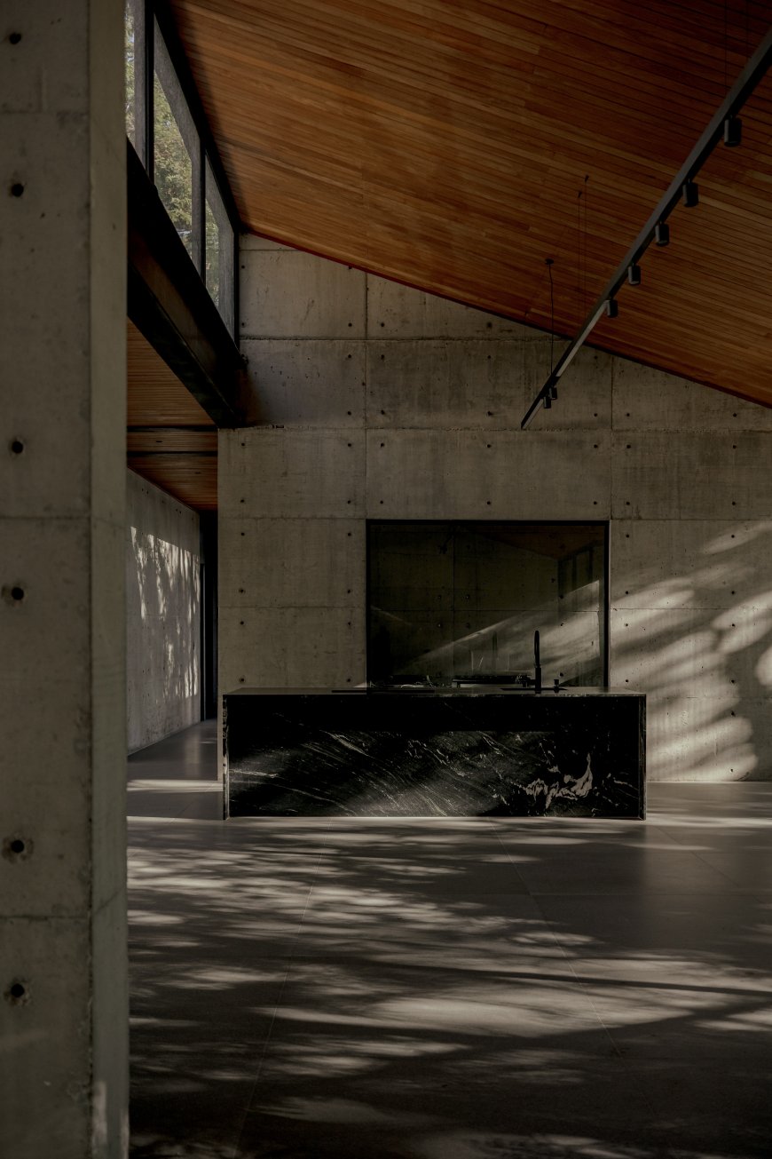 Adentro House by TETRO Architecture
