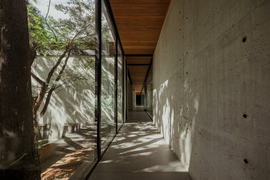 Adentro House by TETRO Architecture